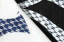 Sudadera con cuello redondo y logotipo MLB con estampado de pata de gallo — Blanco y negro