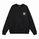 Sudadera con cuello redondo MLB Love Heart — Negro, blanco y rosa