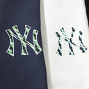 Sudadera con cuello redondo y estampado a cuadros de los NY de la MLB — Azul marino y blanco