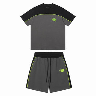 Conjunto de camiseta y pantalones cortos Syna World: marrón, gris, negro, azul claro